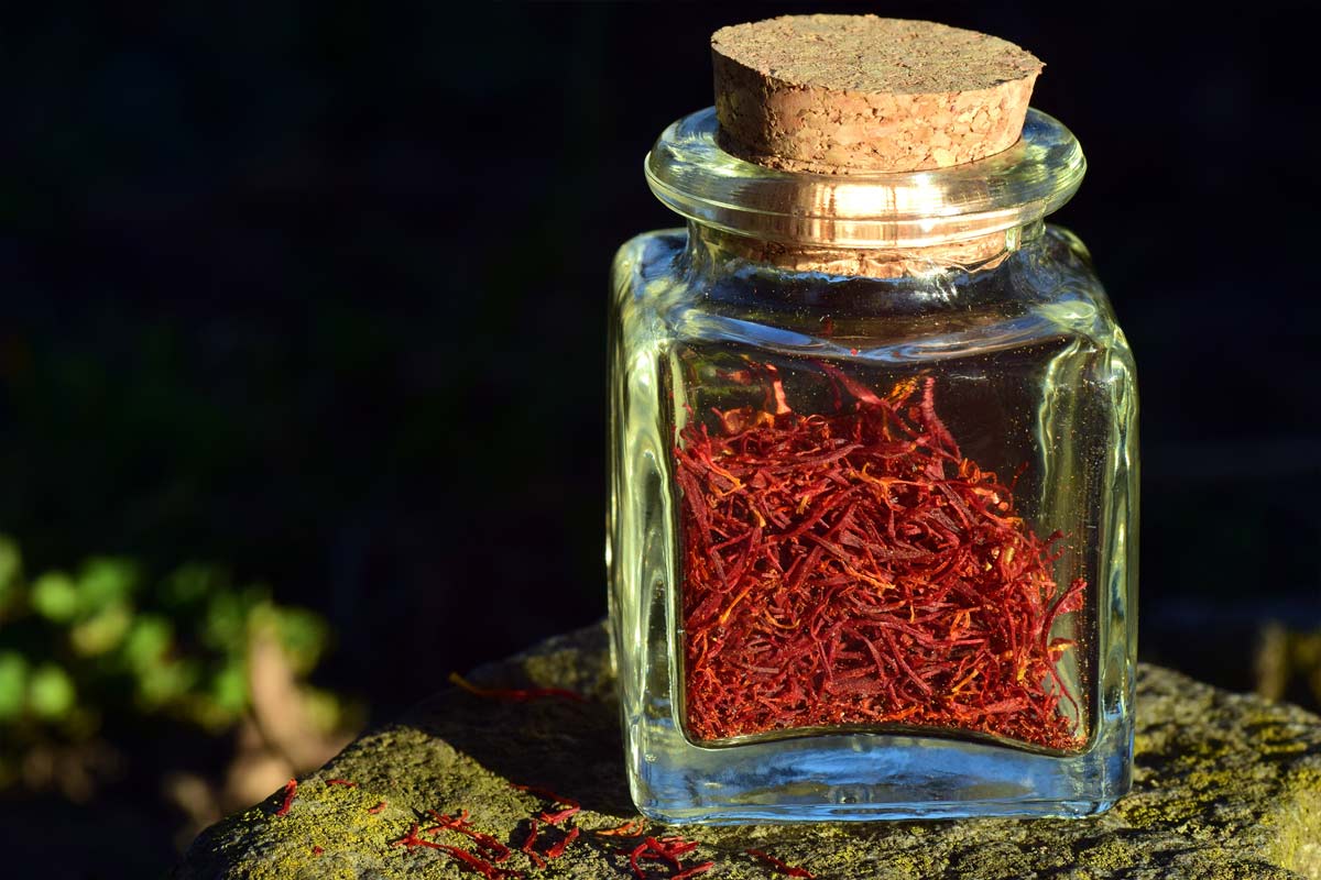 saffron filaments in glass jar